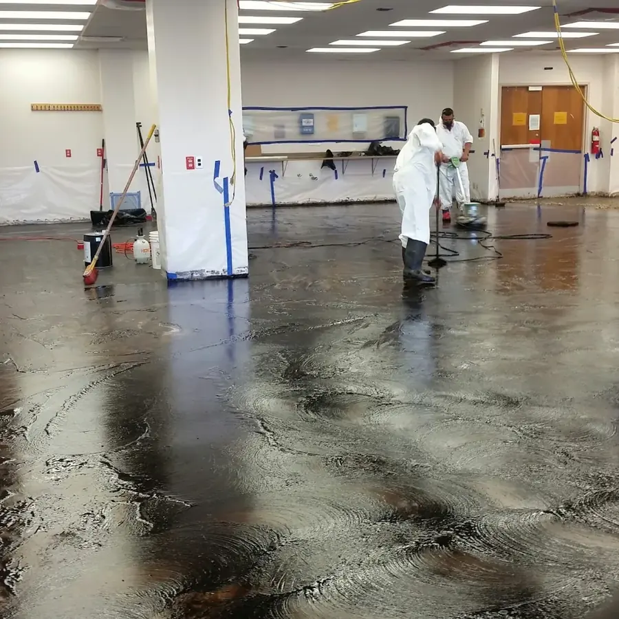 Crew drying a large commercial water damage loss in Joplin, MO